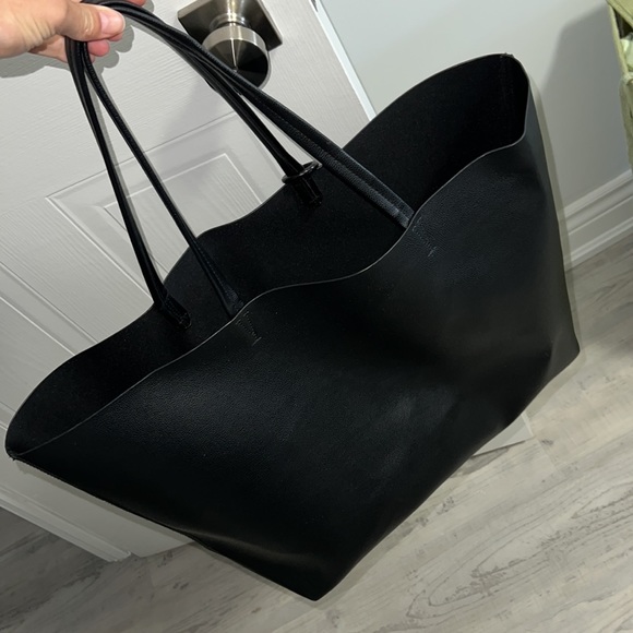 Faux leather Victoria Secret Tote Bag 🩷🩵🤍 - Picture 5 of 6